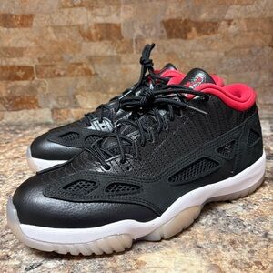 Air Jordan 11 Retro IE 2021 Low Bred Size 8